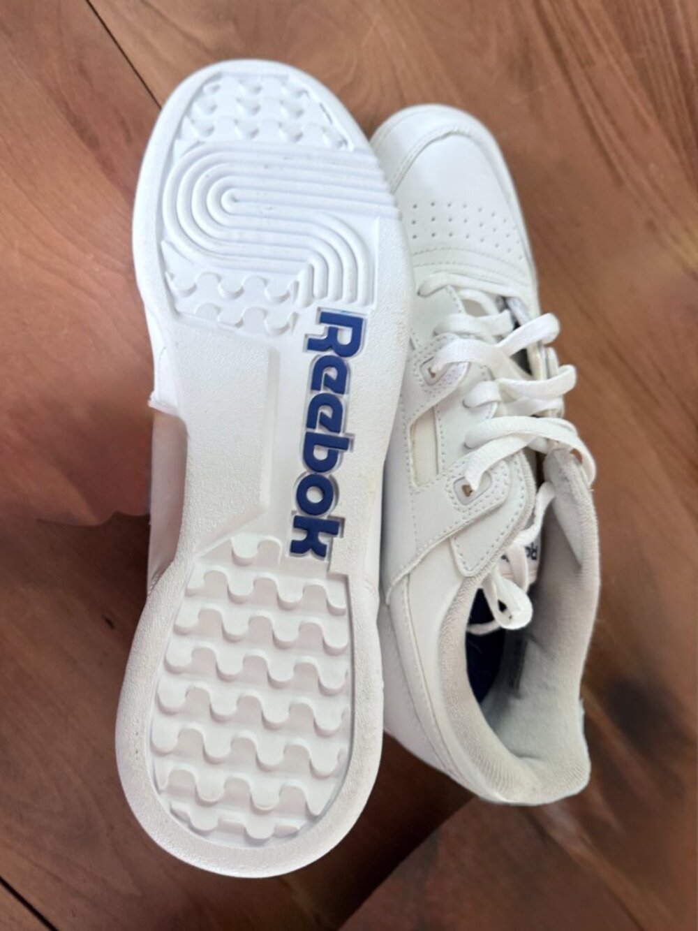 Reebok Men's White Classic Court Sneakers Blue Logo Casual Shoes (never worn)